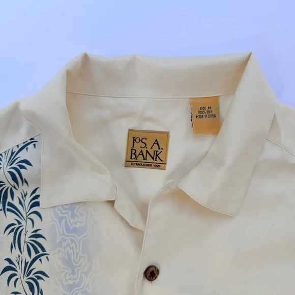 Men’s Jos A Bank Short Sleeve Silk Shirt Size Medium - Picture 3 of 6